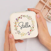 Customized Floral Wreath Jewelry Box – Custom Beige Travel Case with Zipper Closure & Fabric Lining, Perfect Bridesmaid Proposal Gift or Couple’s Keepsake, Elegant Design
