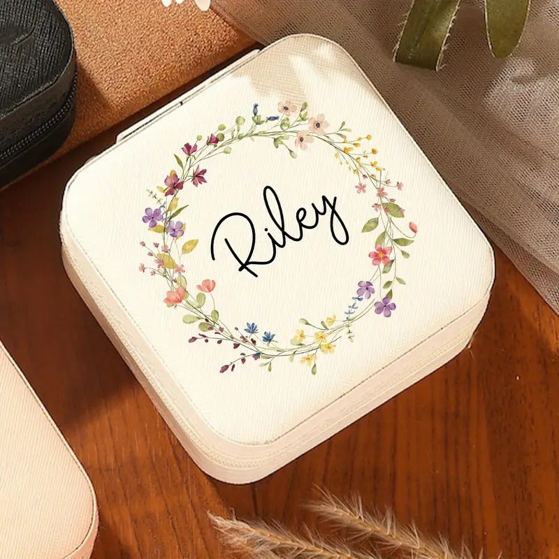 Customized Floral Wreath Jewelry Box – Custom Beige Travel Case with Zipper Closure & Fabric Lining, Perfect Bridesmaid Proposal Gift or Couple’s Keepsake, Elegant Design